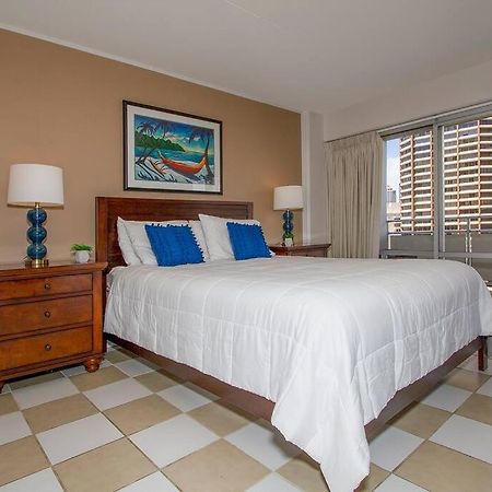 Resort Life At A Low Price- Ilikai Hotel Honolulu Exterior foto