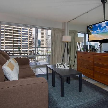 Resort Life At A Low Price- Ilikai Hotel Honolulu Exterior foto